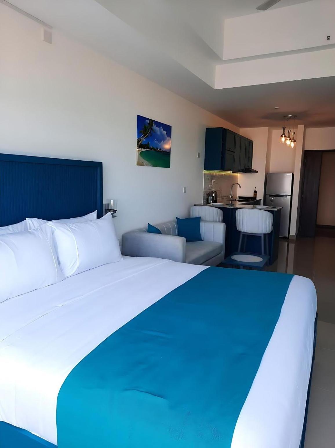 Negombo Ocean Breeze - Bliss On The Beach Luxury Apartments By Serendib Vacation Exterior foto
