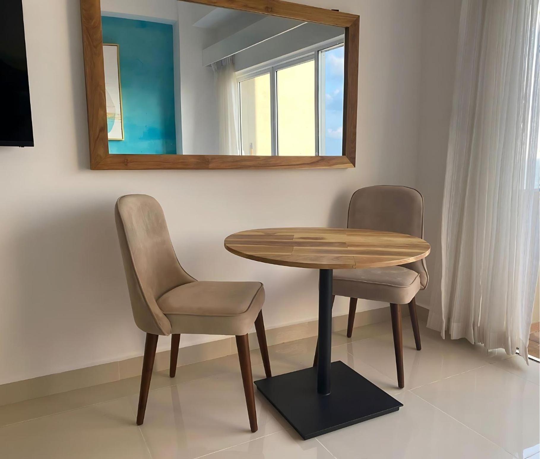 Negombo Ocean Breeze - Bliss On The Beach Luxury Apartments By Serendib Vacation Exterior foto