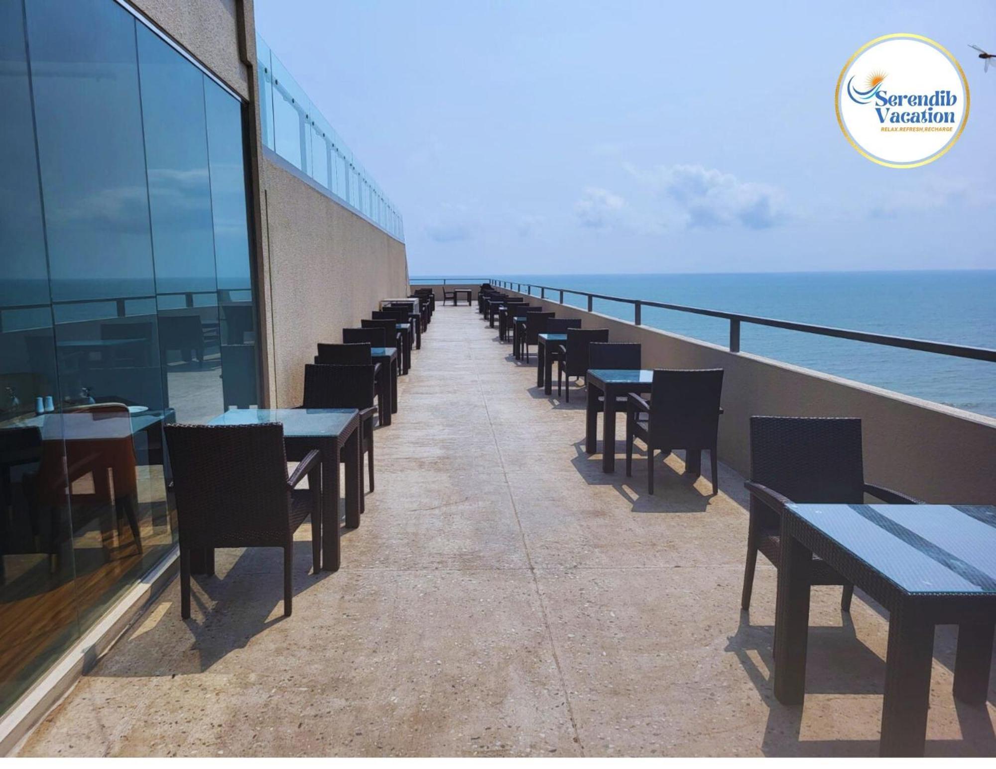 Negombo Ocean Breeze - Bliss On The Beach Luxury Apartments By Serendib Vacation Exterior foto